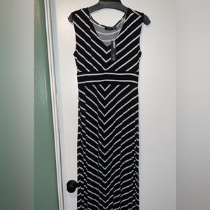 Apt. 9 Maxi Dress size medium